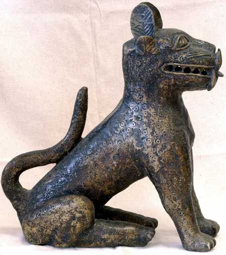 Seated Benin bronze panther, Nigeria